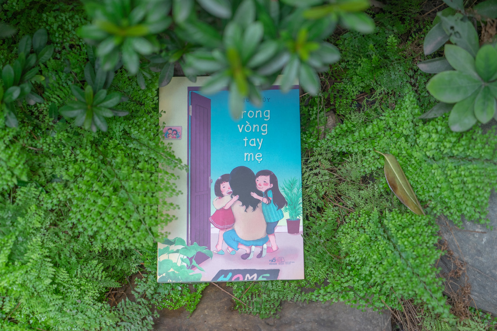 Trong vong tay me anh 1