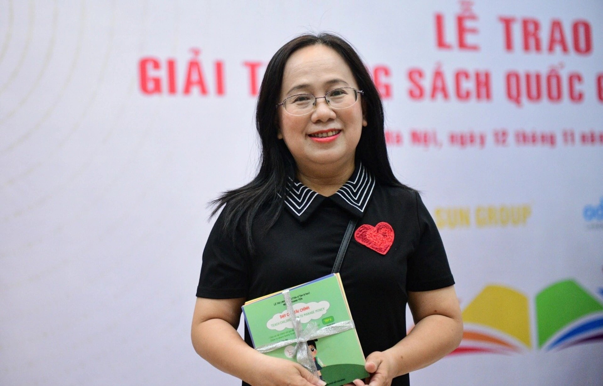 Nhung bong hong trong gioi xuat ban hinh anh