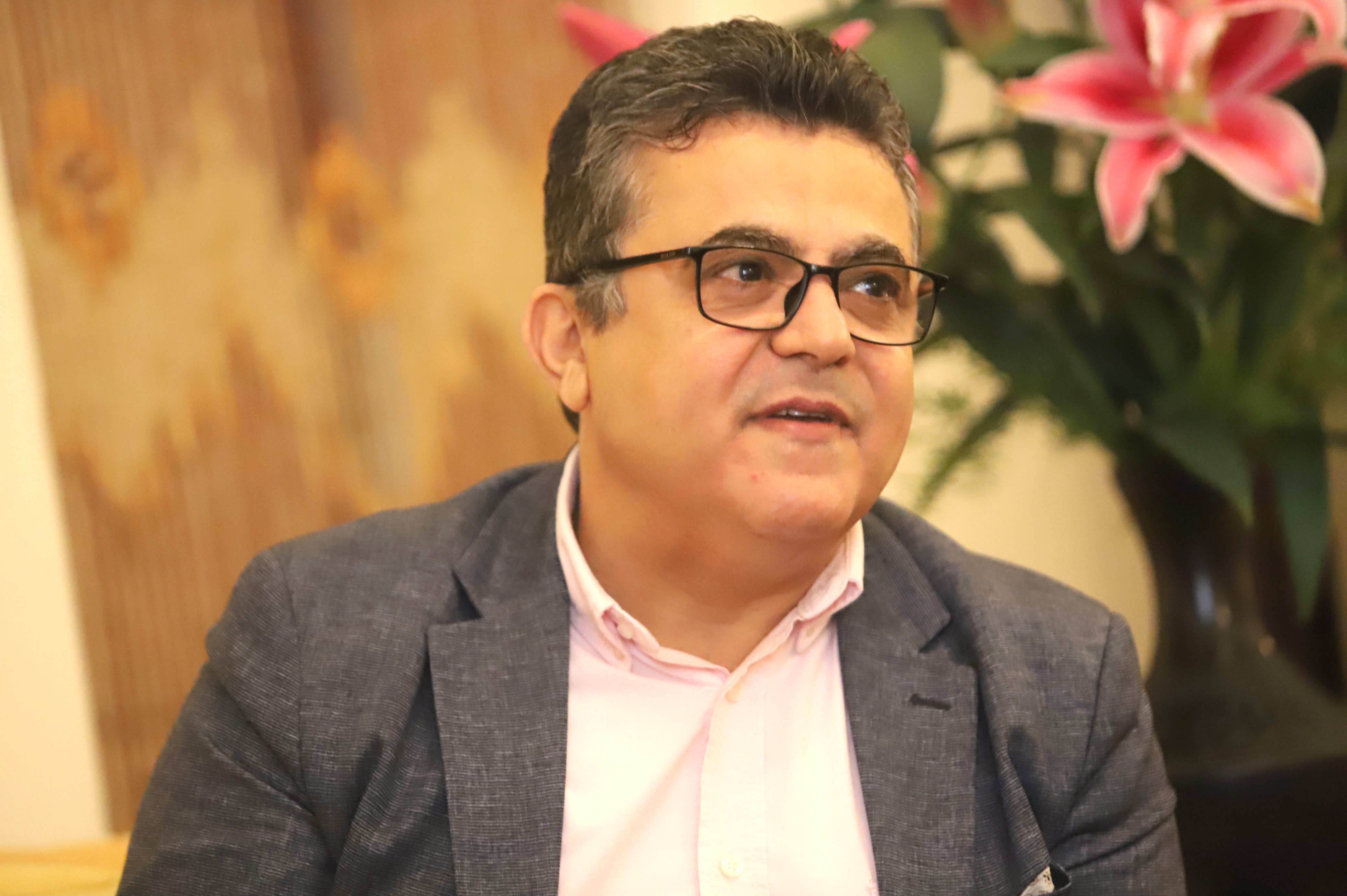 'Trong con nguoi toi, co mot phan Viet Nam rat lon' hinh anh