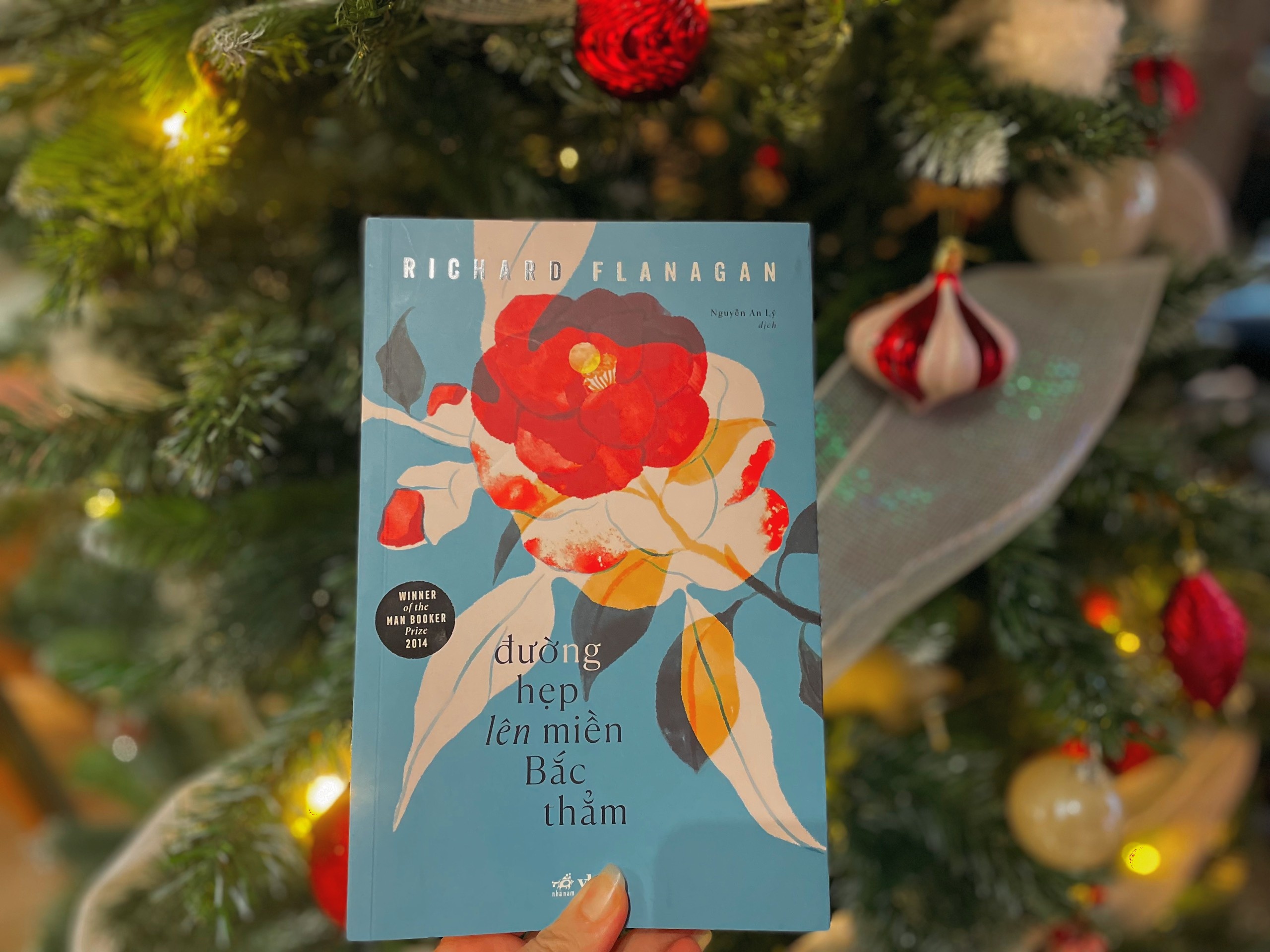 Ban giao huong giua tinh yeu va chien tranh hinh anh