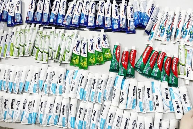 Khoi to 235 bi can tu vu tiep vien hang khong mang ma tuy hinh anh