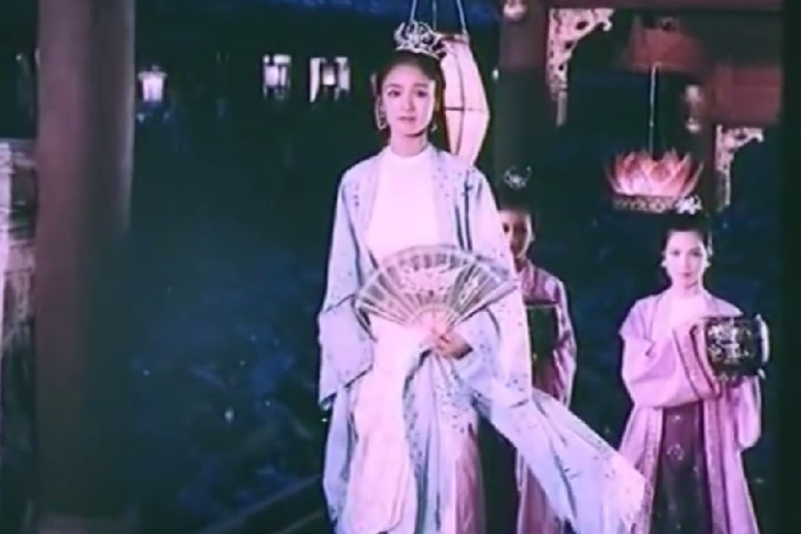 Vuon thuong uyen va thu tieu khien trong phu chua Trinh hinh anh