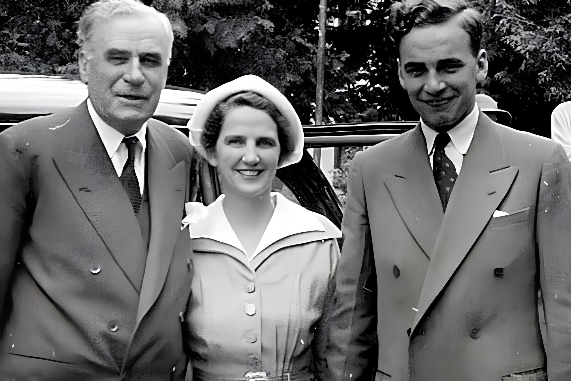 Thoi gian lam phong vien cua nguoi sang lap de che Murdoch hinh anh