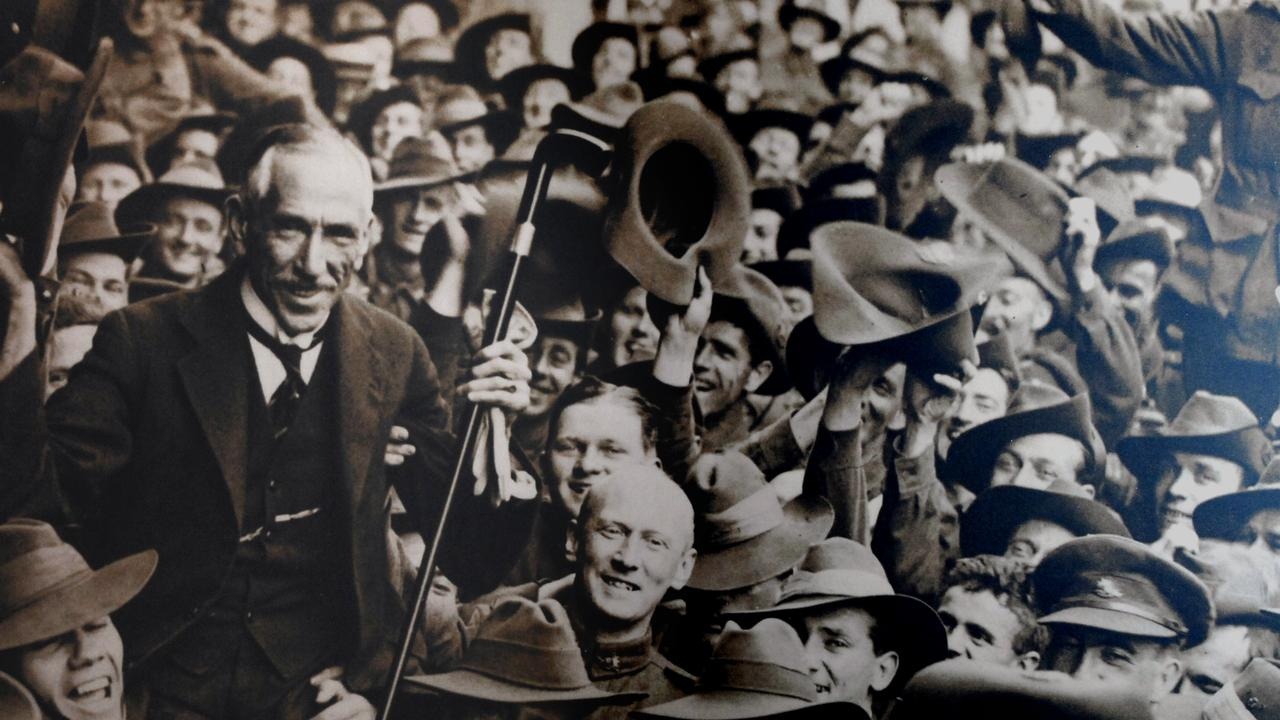 Su nhay cam ve chinh tri cua nguoi sang lap de che Murdoch hinh anh