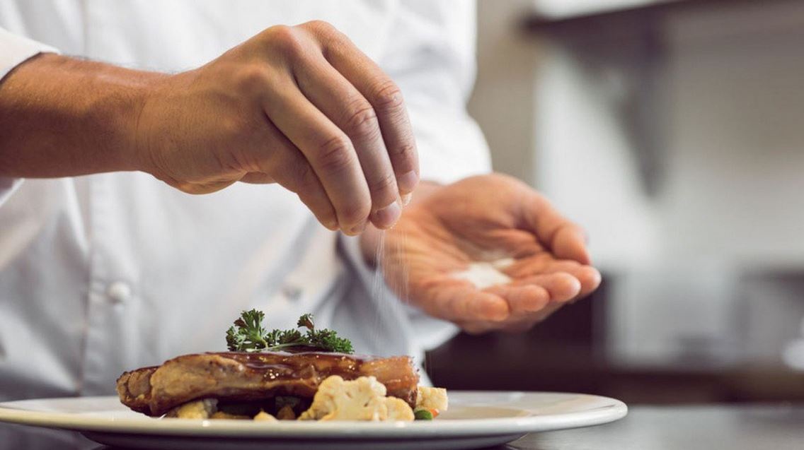 Ke thu lon cua huyet ap den tu che do an hang ngay hinh anh