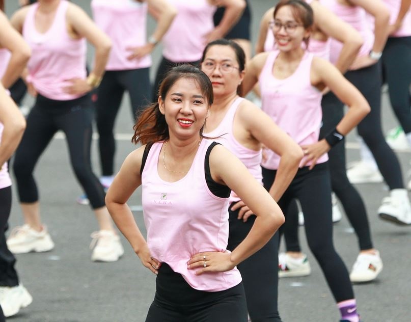 Van dong thuong xuyen giup benh nhan song khoe cung ung thu hinh anh