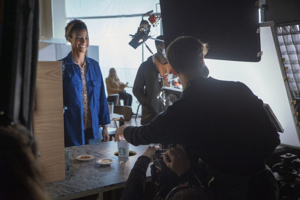 Quang cao thong minh de bien nguoi xem thanh khach hang hinh anh