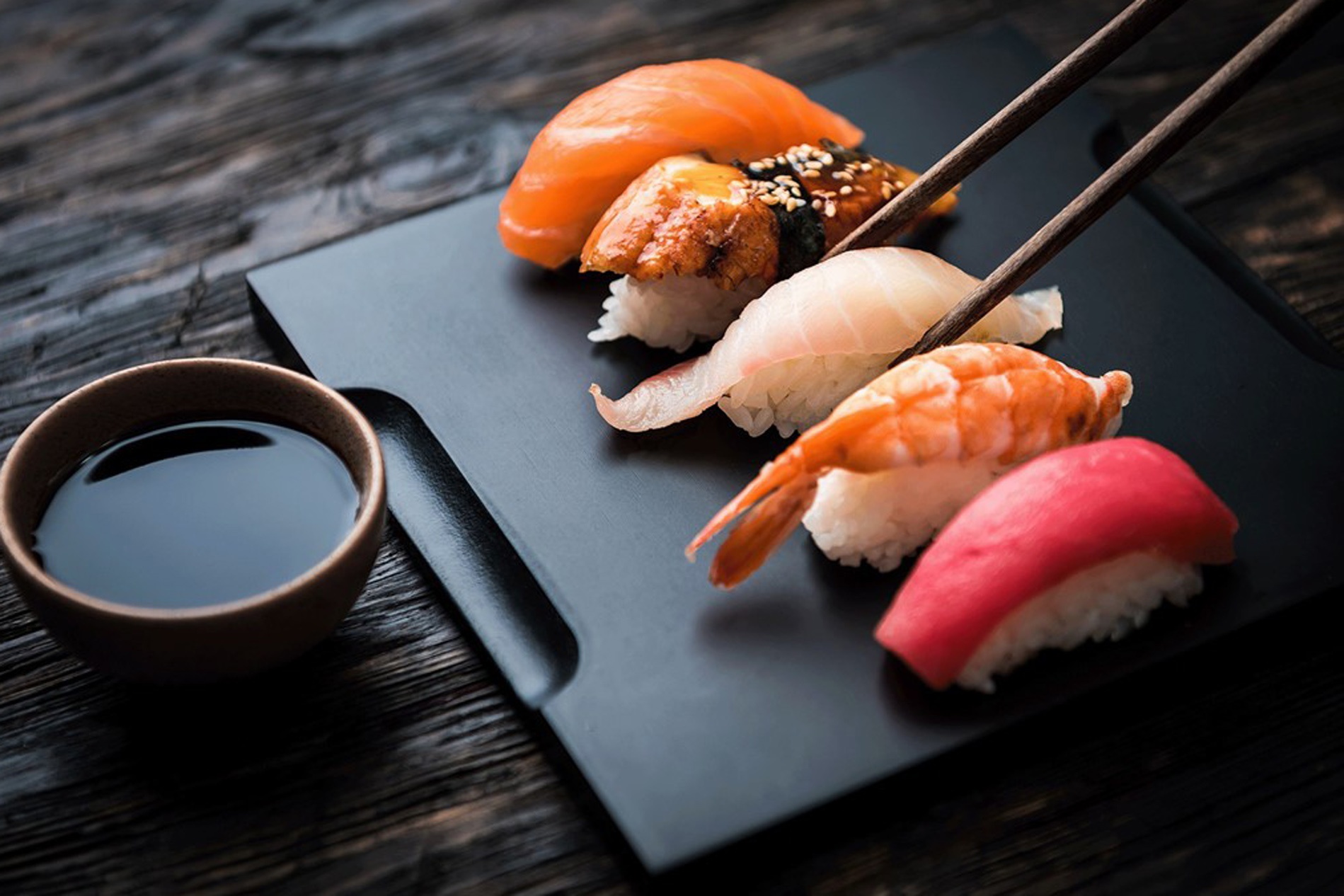 Nguyen tac quan trong de nha hang luon dat khach hinh anh