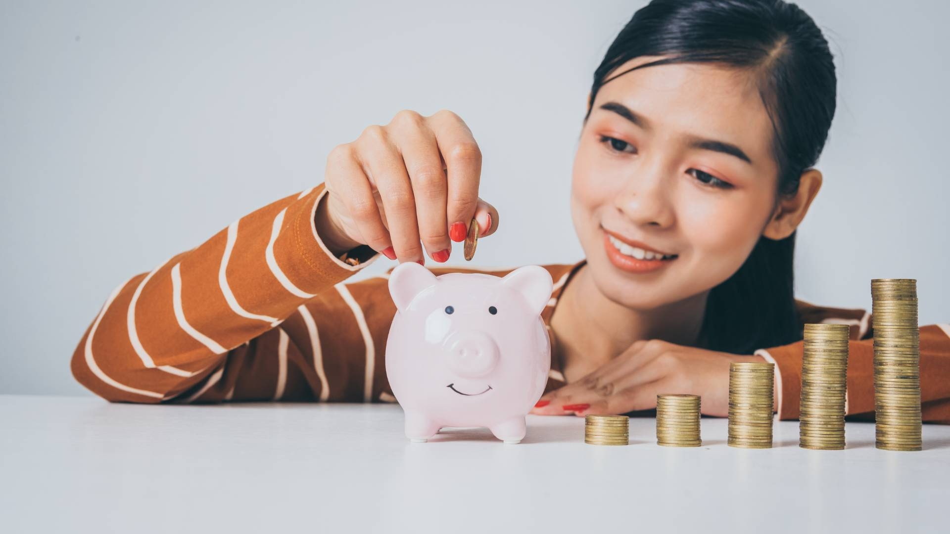 Chung ta khong the giau bang cach tiet kiem hinh anh