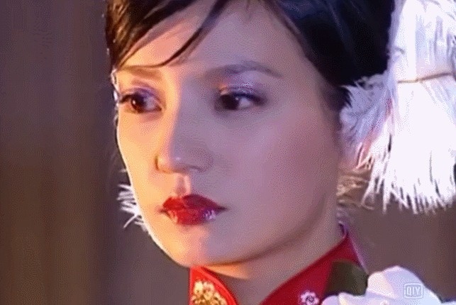 Dong song ly biet: Noi dau cua dua con vo le hinh anh