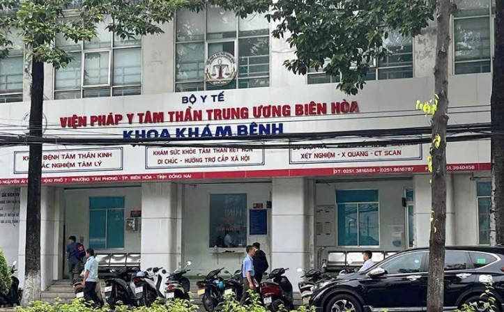 Phan Vu Hai,  Truong Thi Xuan Uyen,  Bui The Hung,  Tran Tan Thuyet,  Nguyen Thi Huyen anh 1