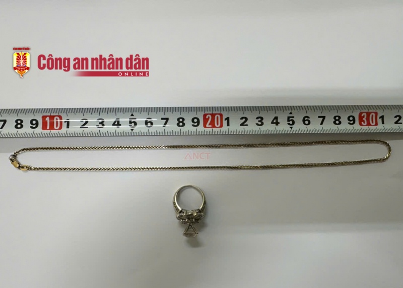 Lẻn vào buồng,  Chôm vàng mẹ bạn ảnh 2 Len vao buong,  Chom vang me ban anh 2