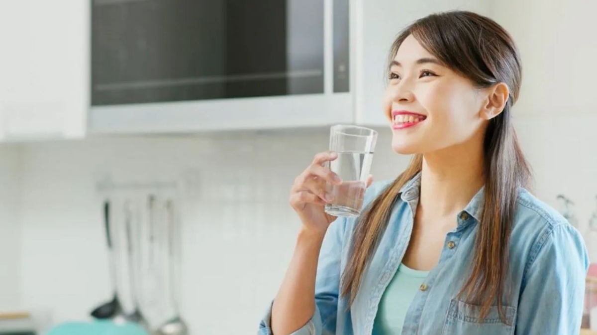 Tai sao bac si luon khuyen chung ta uong du nuoc? hinh anh