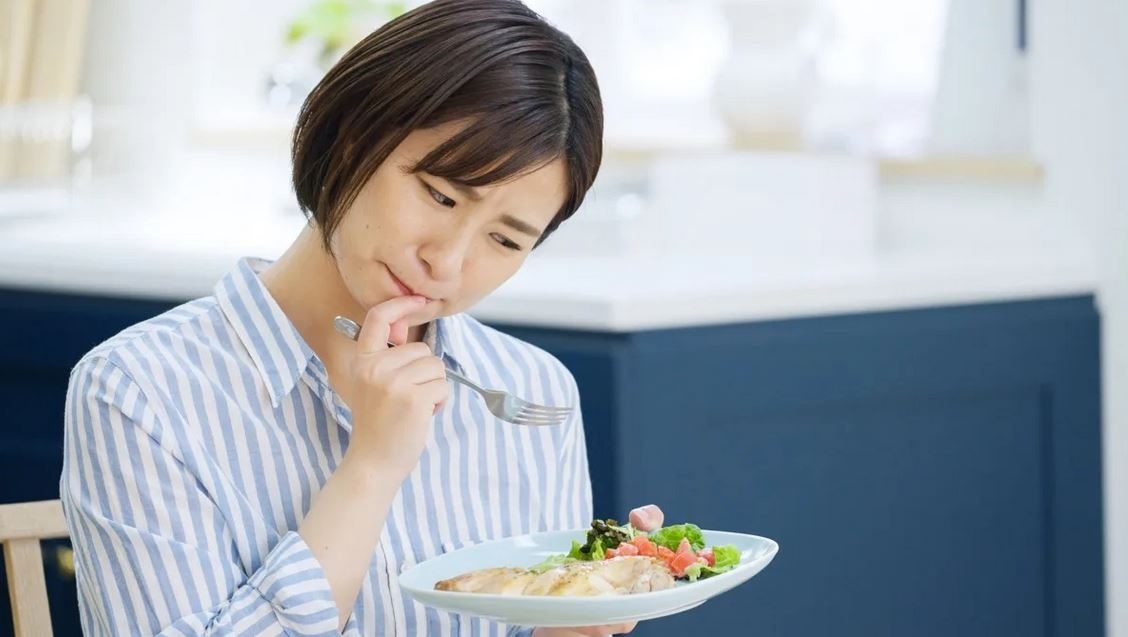 An qua no nguy hiem hon chung ta van nghi hinh anh