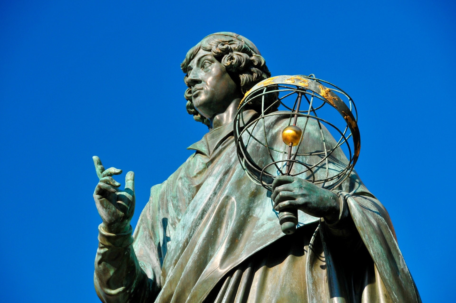 Hai lan toi dai hoc cua nha thien van hoc noi tieng hinh anh