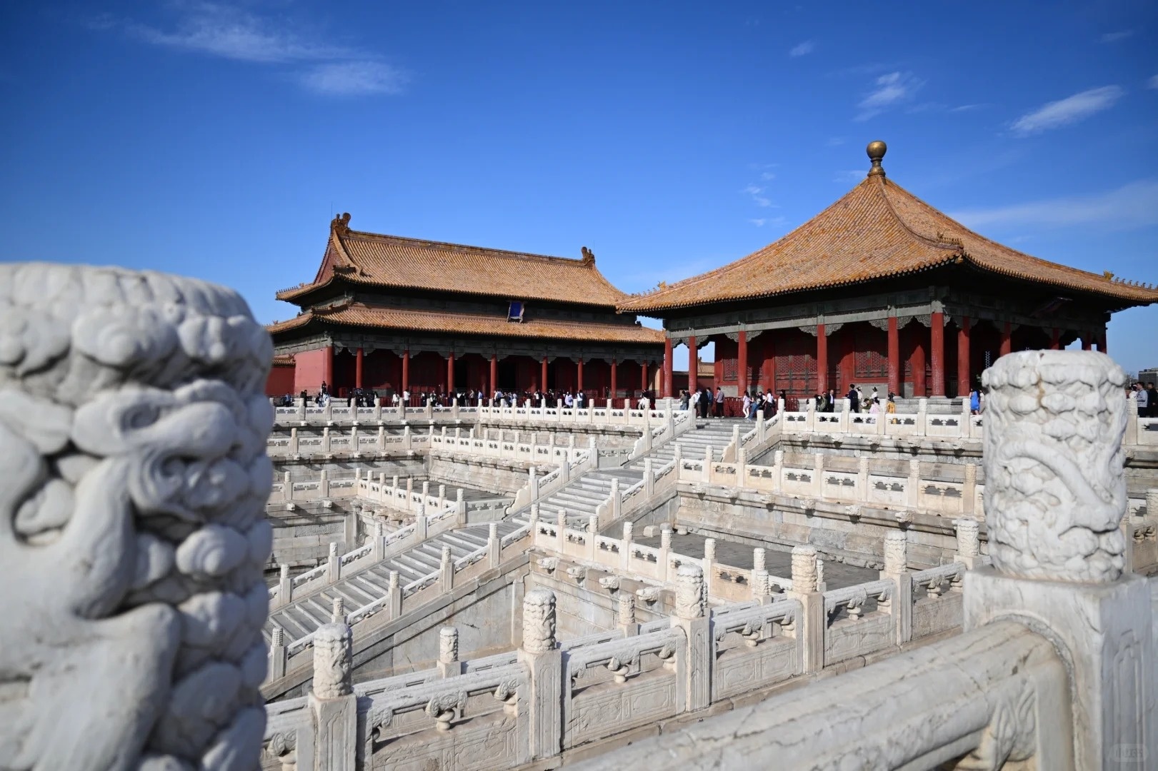 Nhung doi tay tai hoa giu hon xua dang cu o Co Cung hinh anh