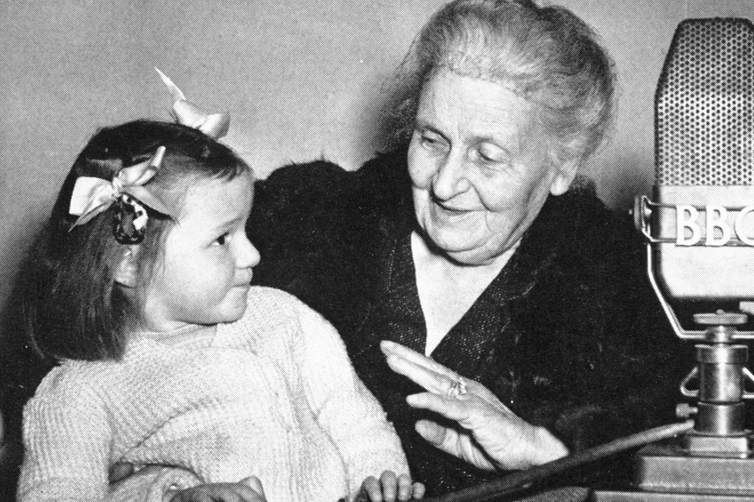 Maria Montessori và tuổi thơ đầy ắp tình yêu thương