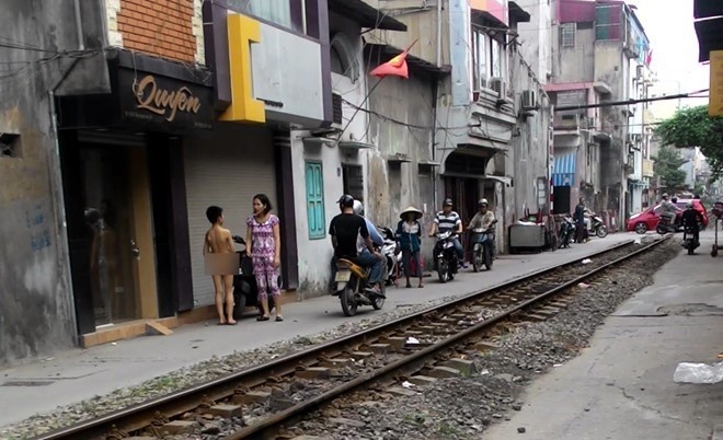 Danh con nhap vien anh 1