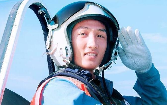 Nguoi than khoc thuong chang phi cong tu nan hinh anh