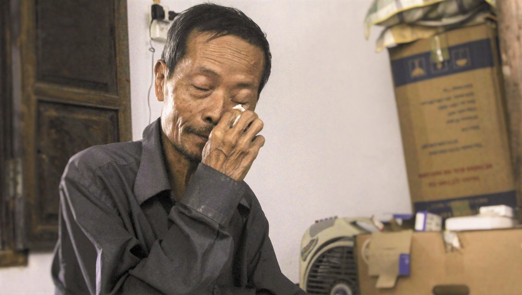 Noi long nguoi cha nhot con trong nha gan 20 nam giua thu do hinh anh