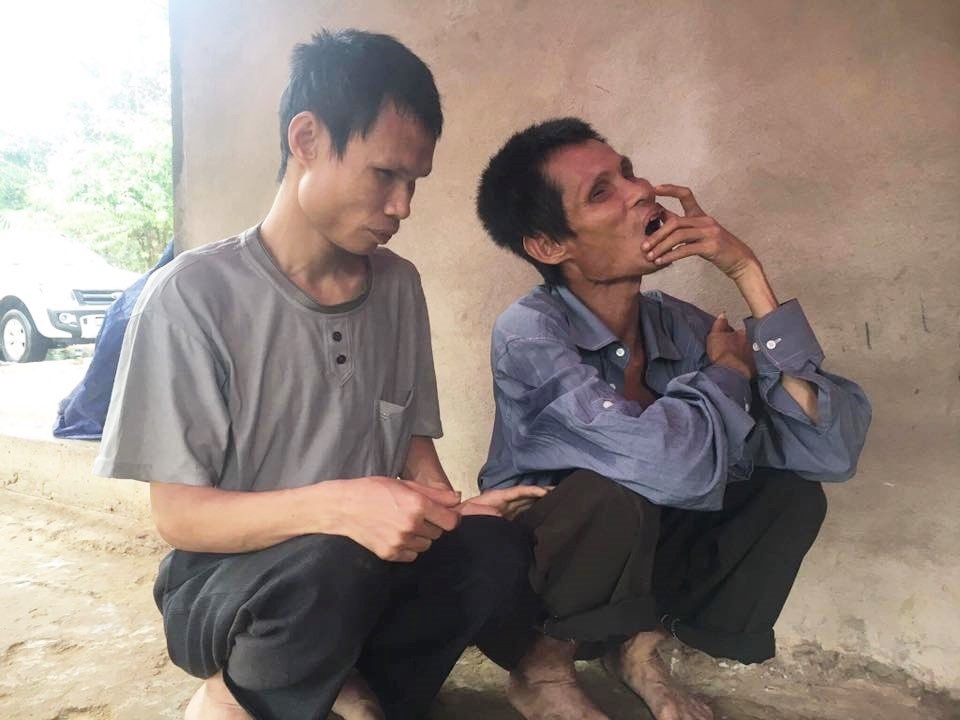 Ba anh em mu mo oc nuoi nhau anh 2