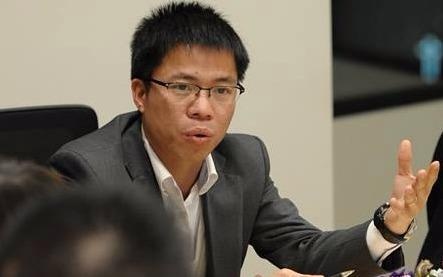 Bo Giao duc xac minh vu 'giao su nhay len ban chui bay' hinh anh