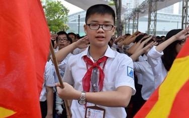 Lam that lac bang tot nghiep, nhan vien truong bi ky luat hinh anh