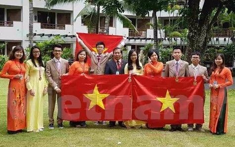 6 hoc sinh doat giai Olympic cac mon khoa hoc tre quoc te hinh anh