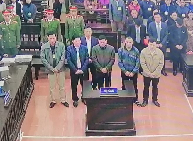 2 bi cao vu chay than lam chet 9 nguoi duoc ap giai vao phong xu hinh anh