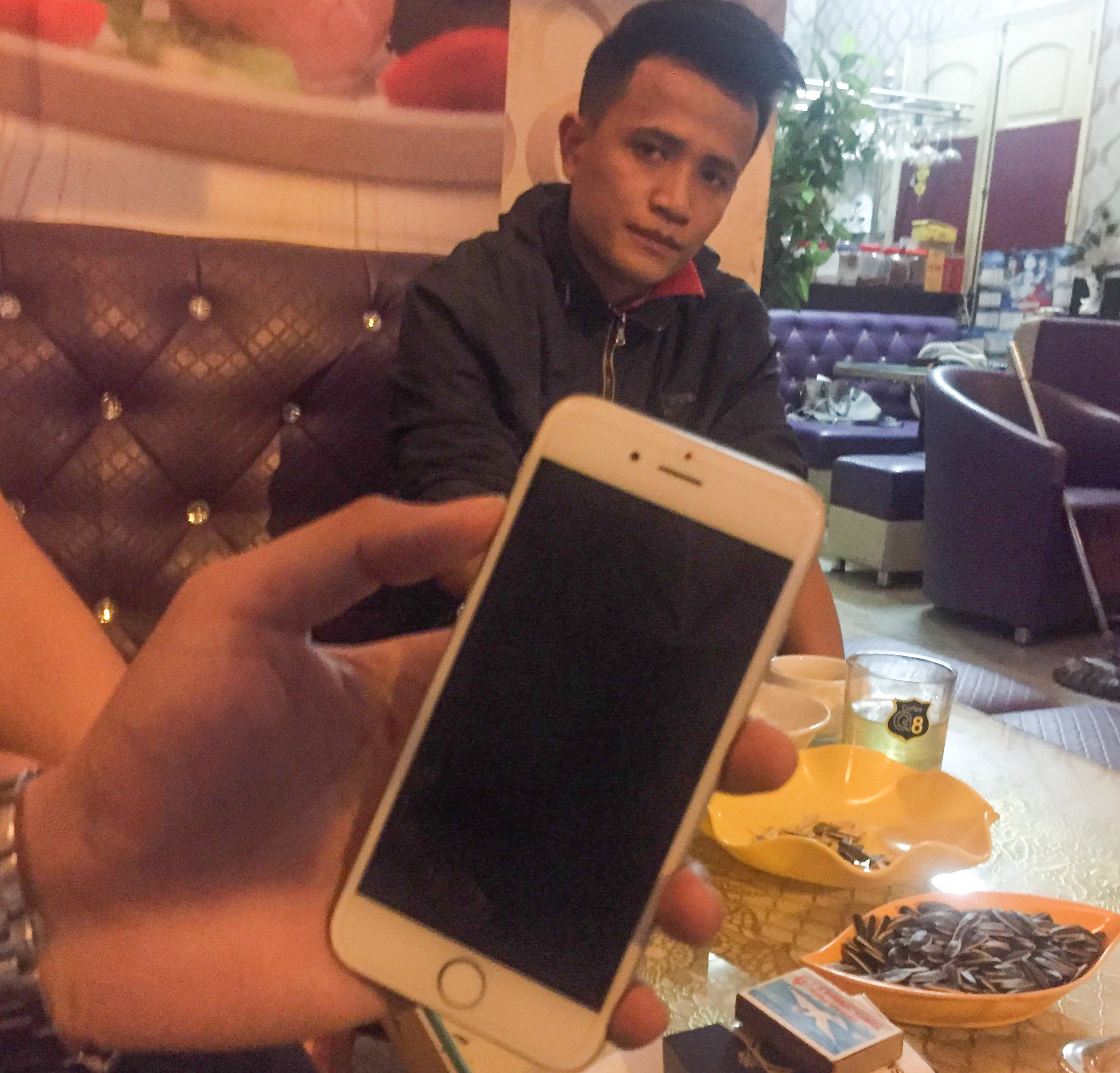 Trộm điện thoại iPhone ảnh 1 Trom dien thoai iPhone anh 1