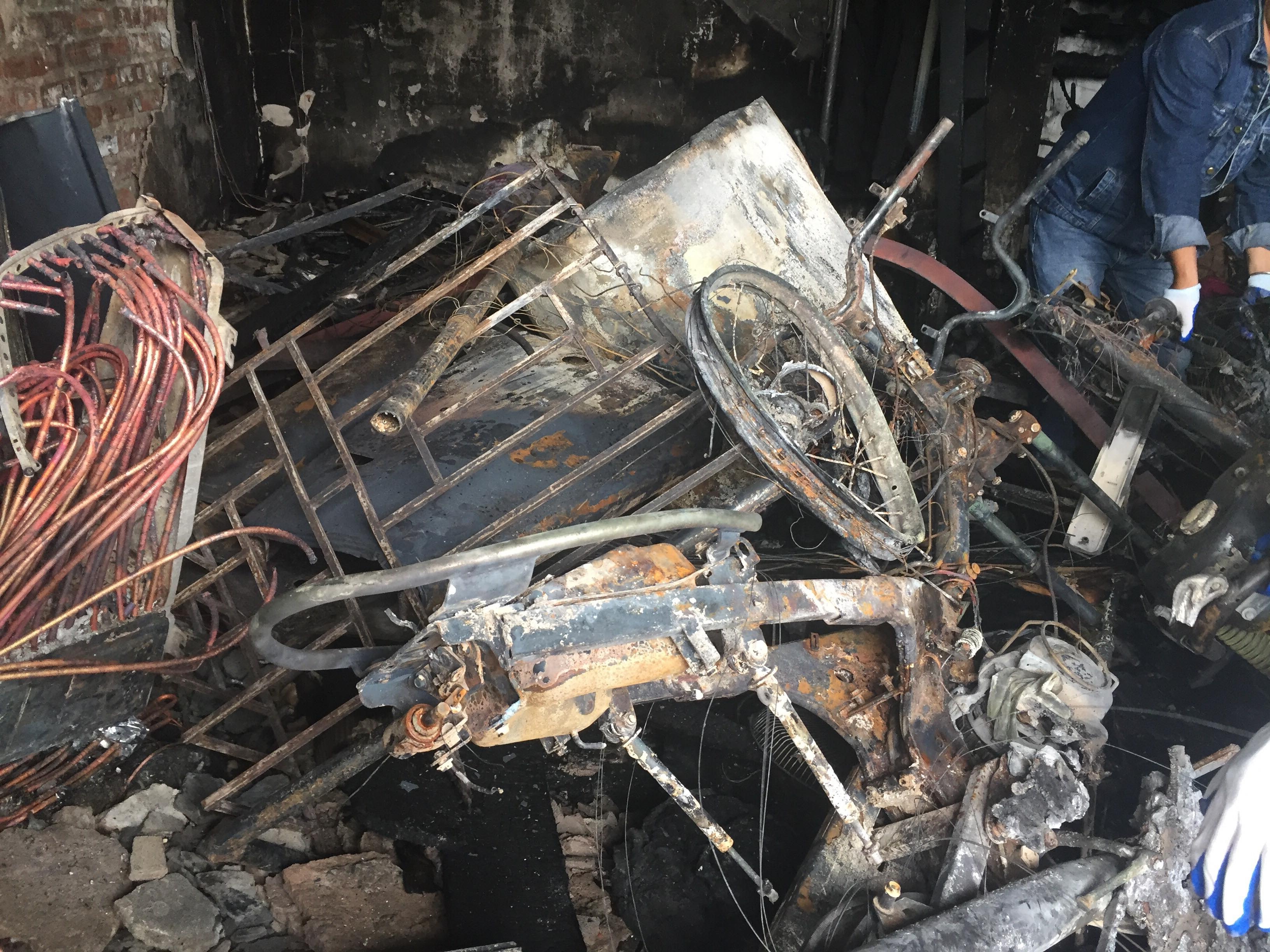 Chay Nam DInh chet 3 me con anh 6