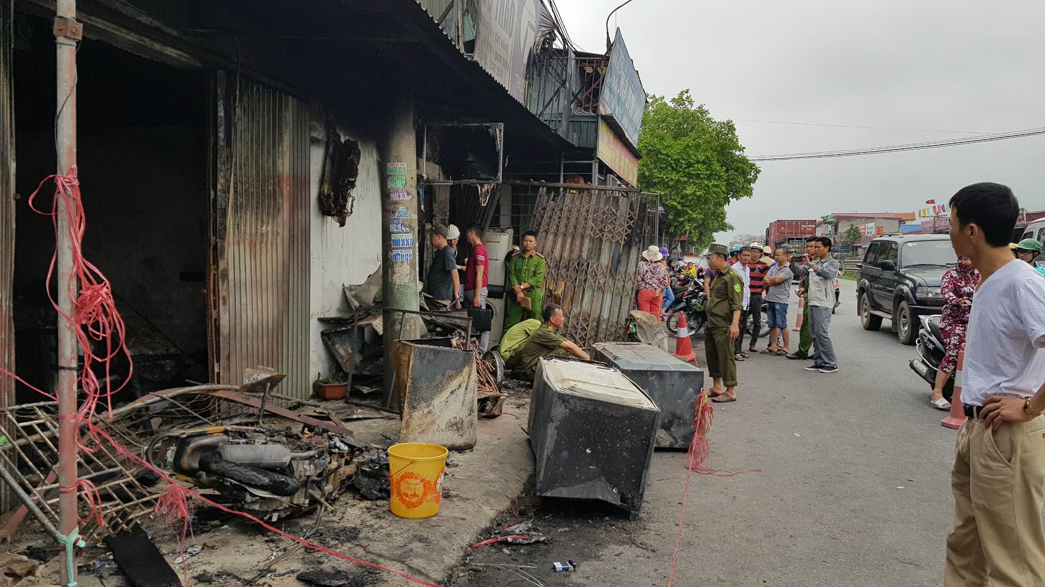 Chay Nam DInh chet 3 me con anh 2