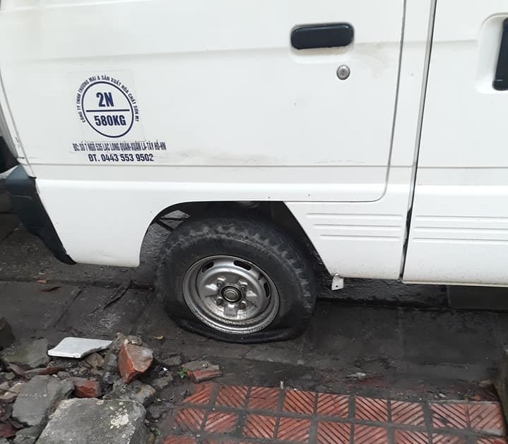 Choc lop xe nguoi dan Xuan La anh 2