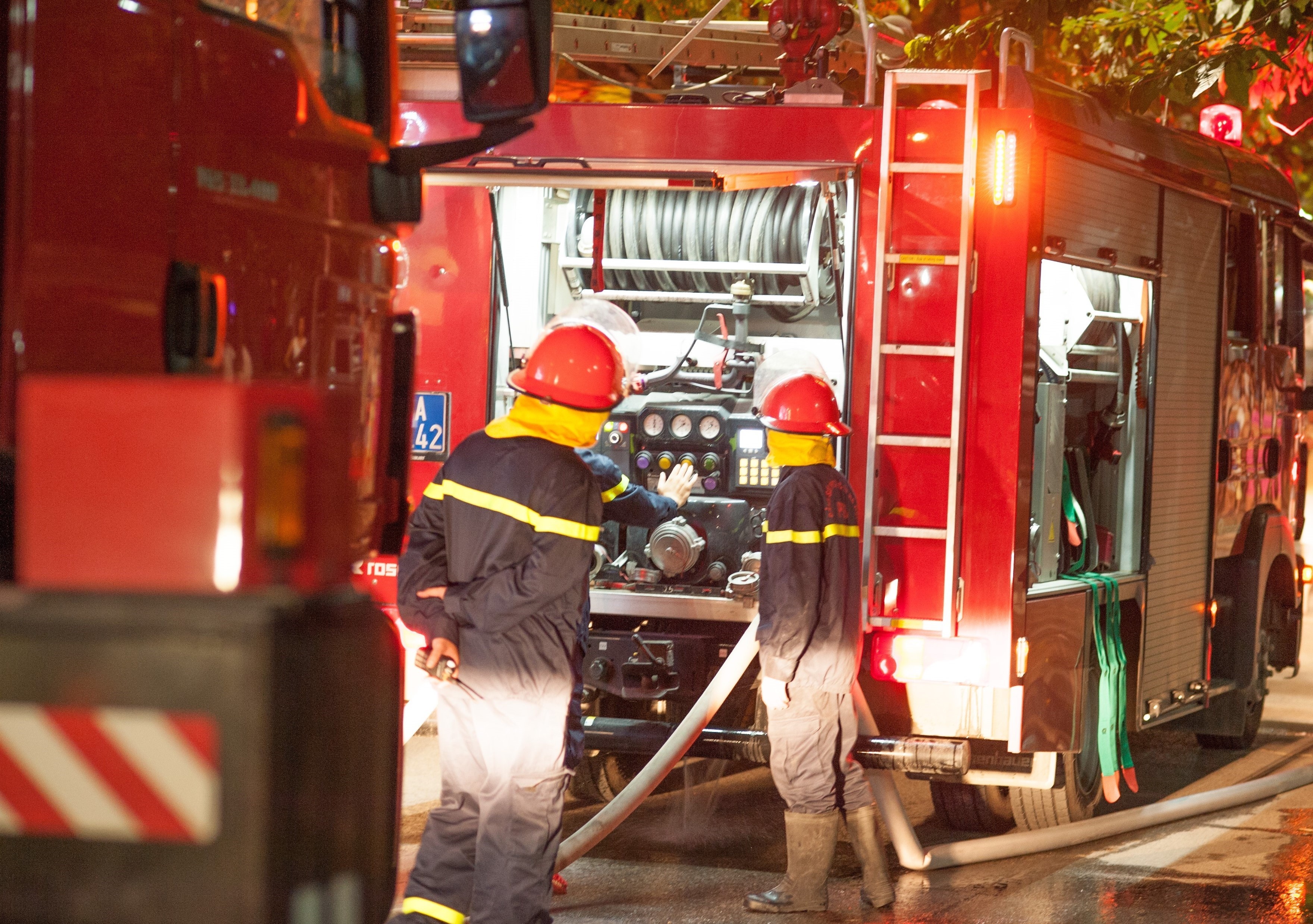 Tieng la het trong dem o chung cu Vinaconex khi chay xay ra hinh anh