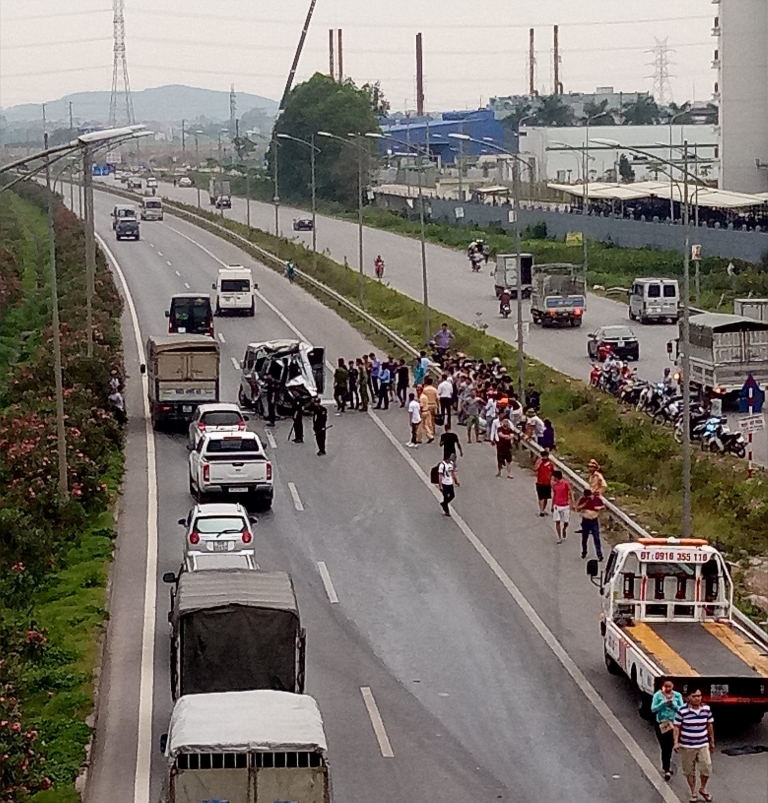 Tai nạn cầu vượt Đình Trám ảnh 3 Tai nan cau vuot Dinh Tram anh 3