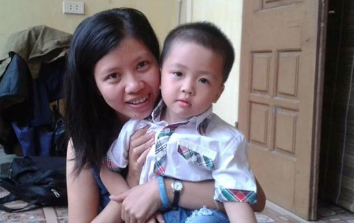 Con trai nu phong vien Dang Tuyen: Sao me con chua ve? hinh anh