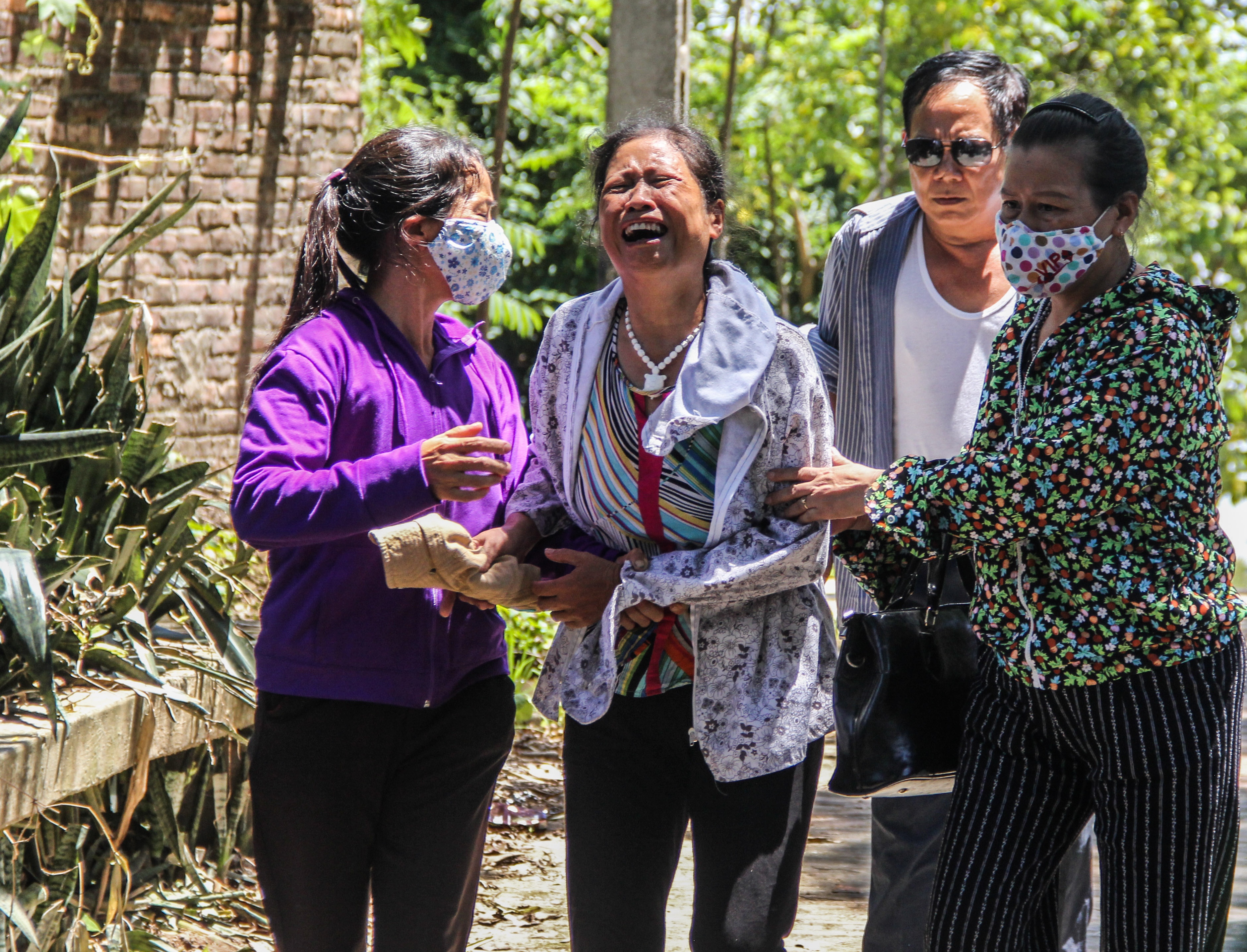 Cong an dung hien truong vu nu phong vien Dang Tuyen tu vong hinh anh
