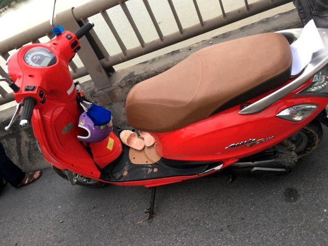 De lai thu tuyet menh, nu giao vien gieo minh xuong song hinh anh