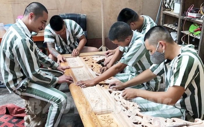 Thu tuong ra cong dien trien khai thuc hien tha tu truoc thoi han hinh anh