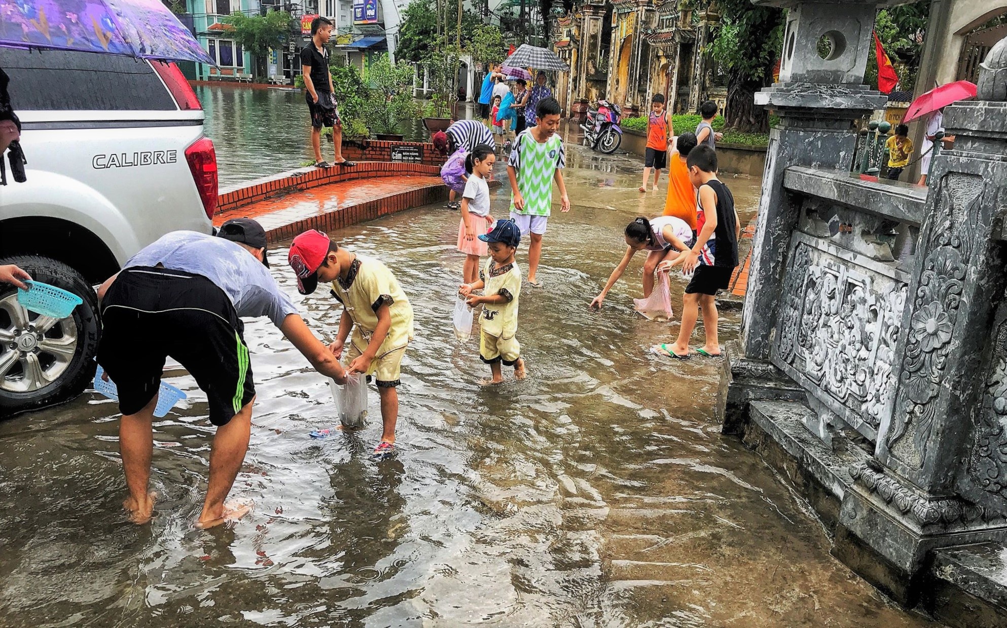 Mua lu ngap Ha Noi anh 18