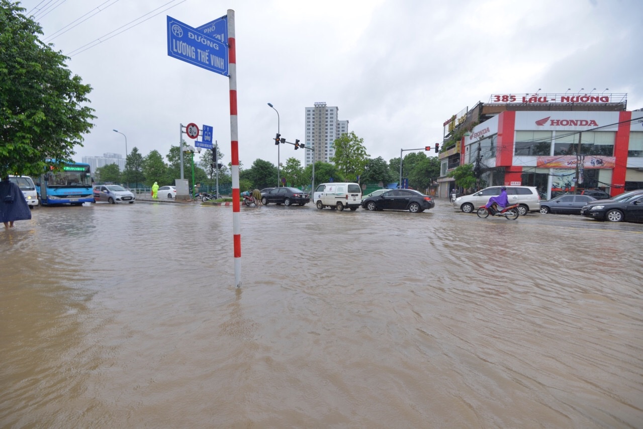 Mua lu ngap Ha Noi anh 5