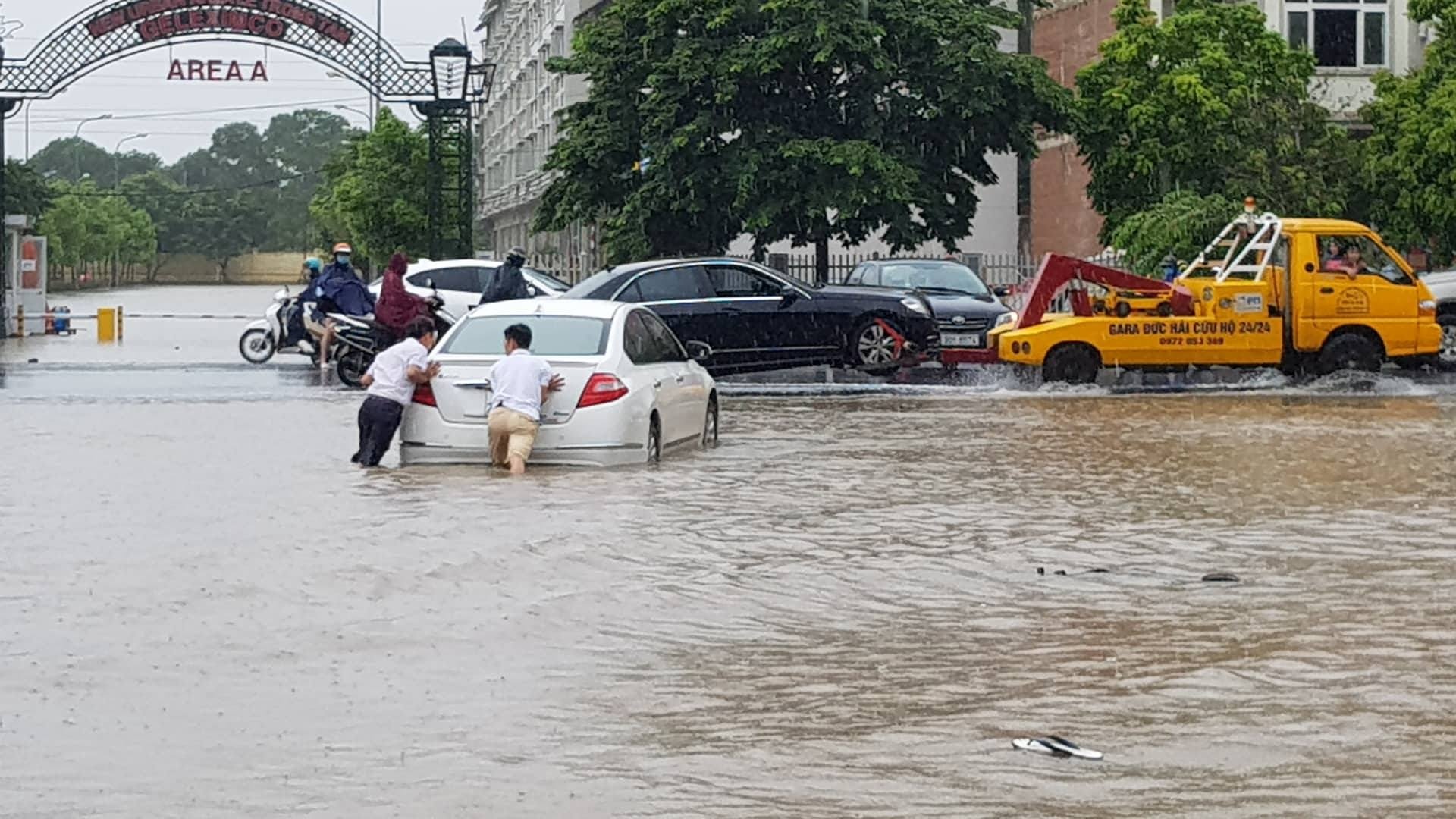 Mua lu ngap Ha Noi anh 9