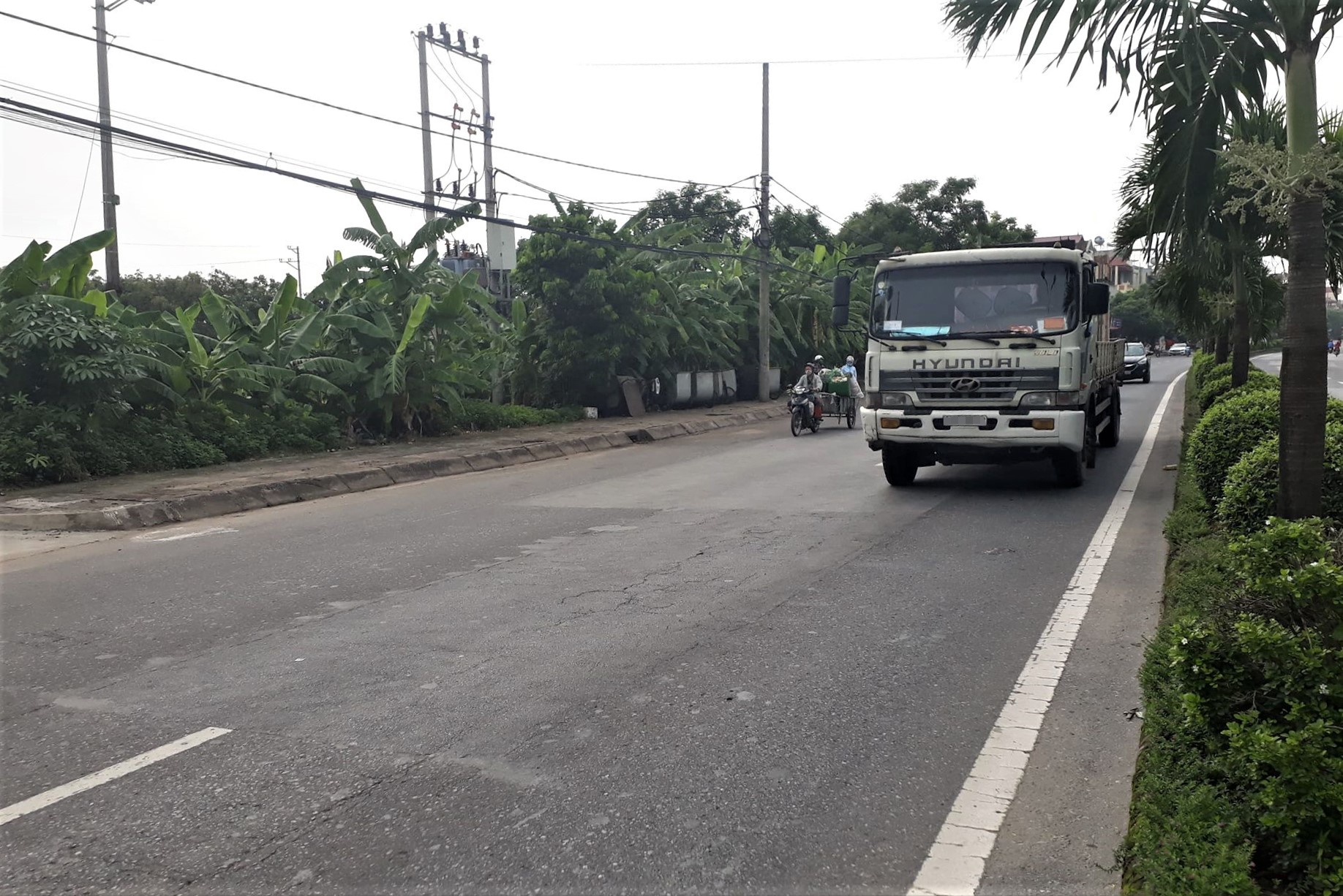 Nu phong vien bi cuop anh 1