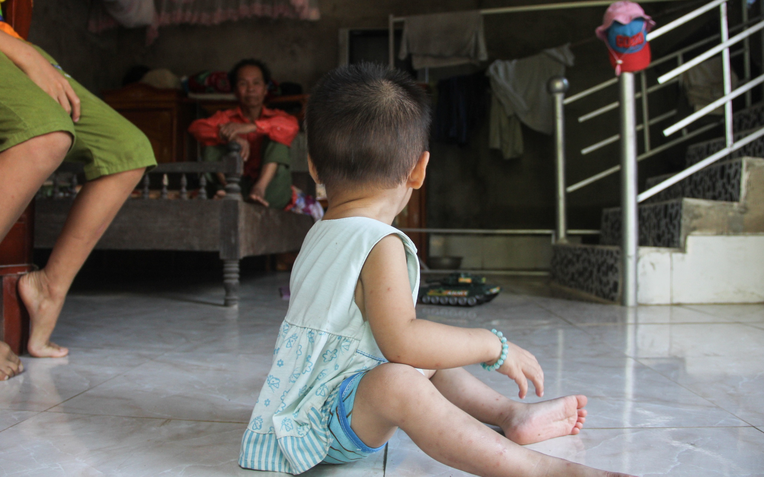 Kim Thuong,  Phu Tho,  HIV,  Tan Son,  AIDS,  nu cuoi anh 4