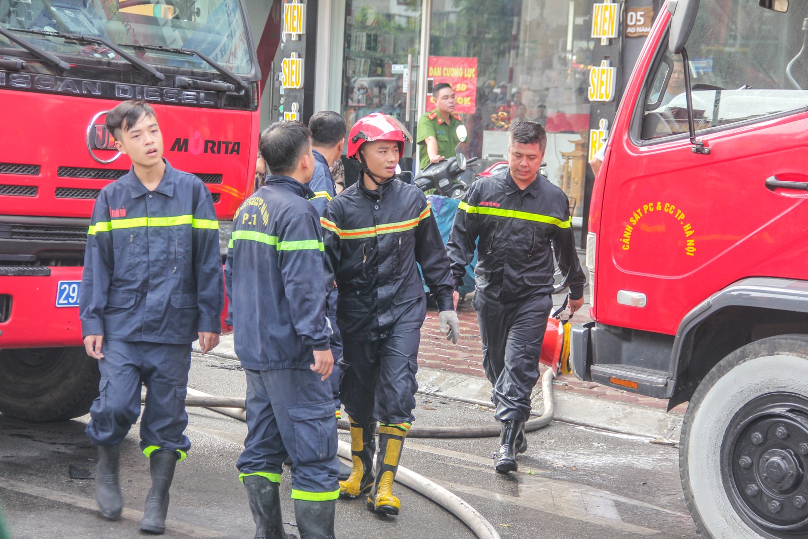 hỏa hoạn phố Hào Nam ảnh 9 hoa hoan pho Hao Nam anh 9