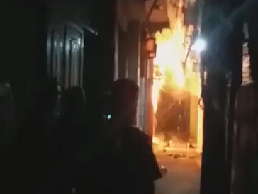 Con re nhap vien sau khi dot nha bo vo hinh anh