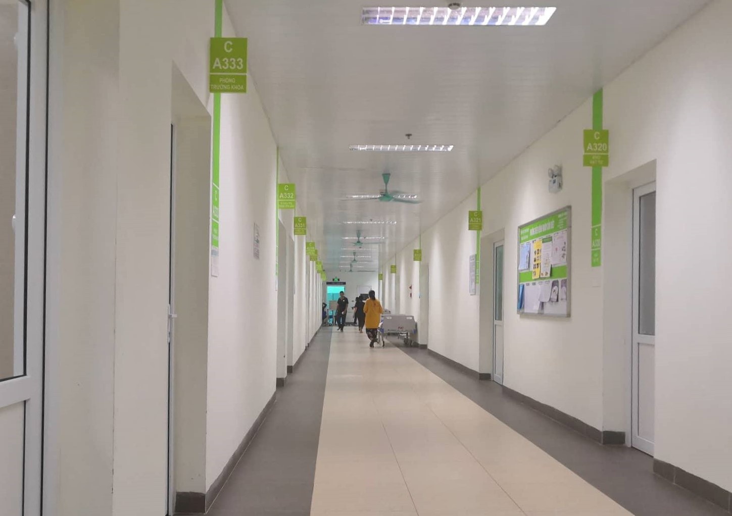 Đâm người yêu cũ trên phố  ảnh 2 Dam nguoi yeu cu tren pho anh 2