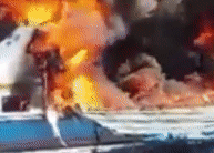 Tau cao toc boc chay khi dang neo dau hinh anh