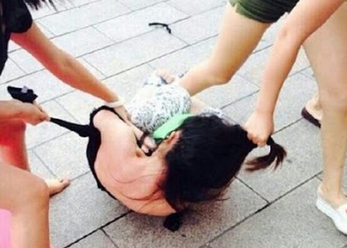 Bat nghi pham rach mat tinh dich, bo tron 21 nam hinh anh