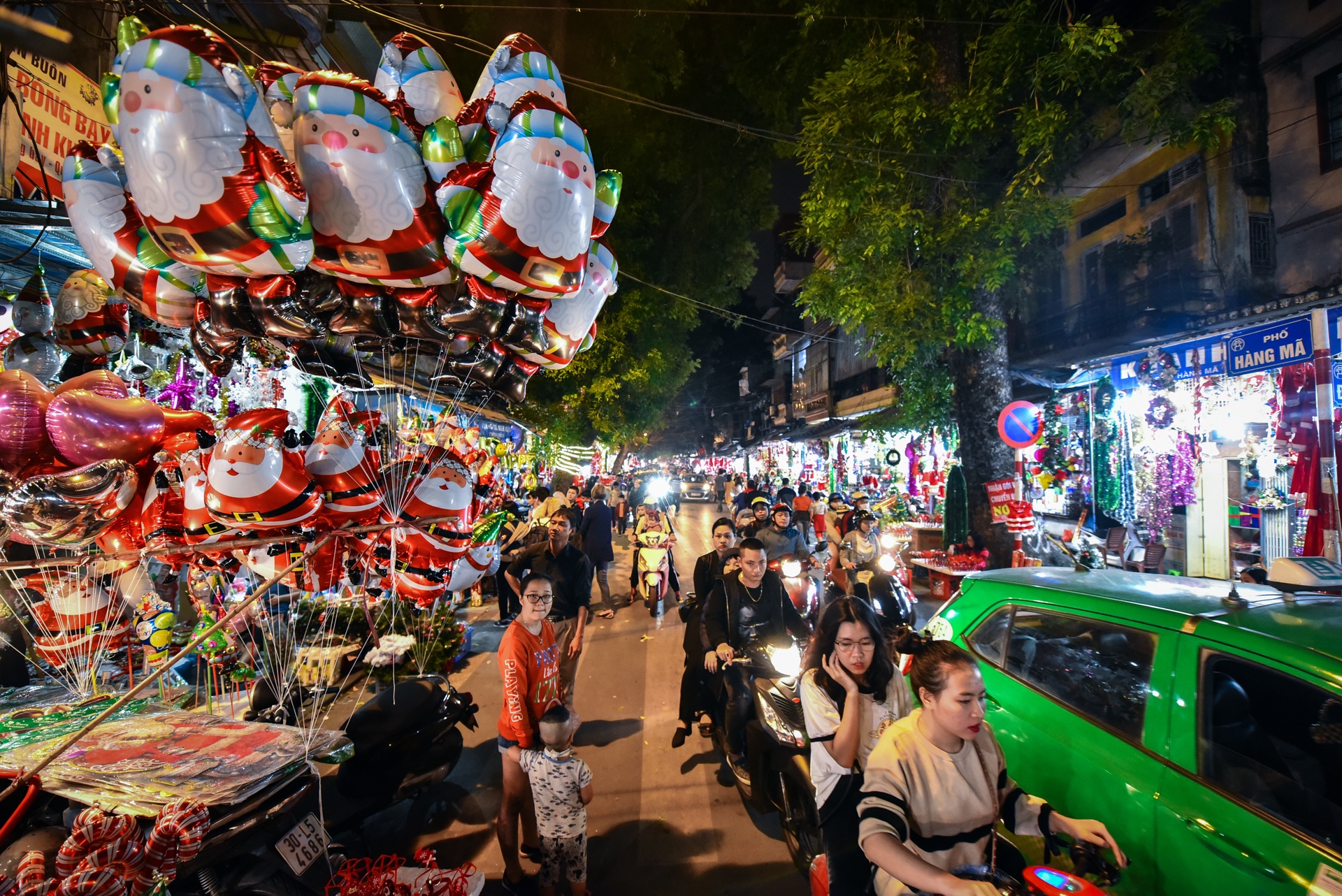 Giang sinh Hang Ma anh 19